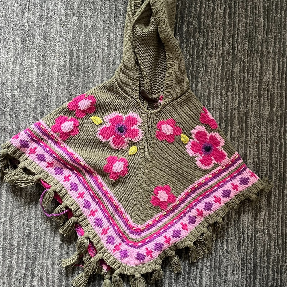Sweet Ivy Boutique Toddlers size 2 Pancho